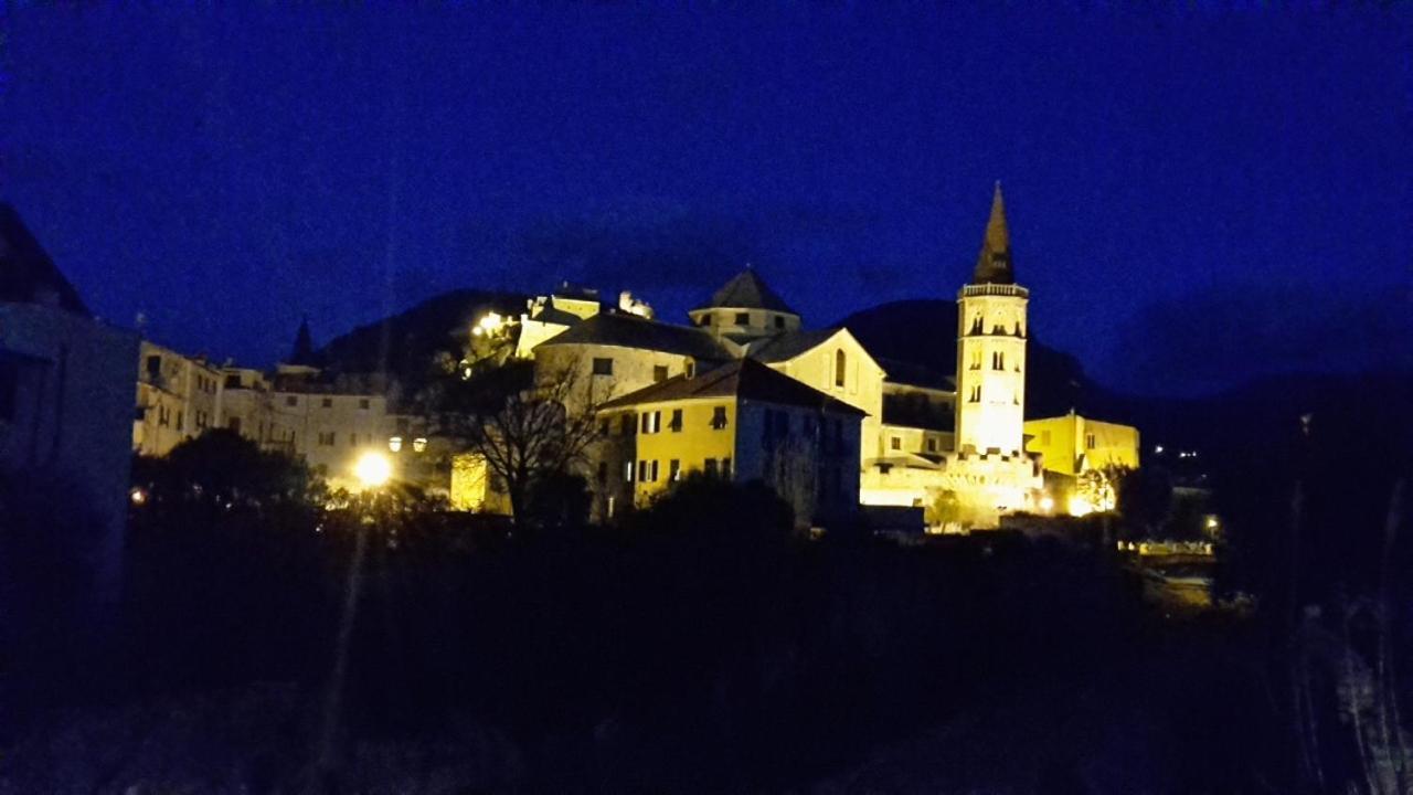 Casa Mariuccia A Due Passi Dal Mare Apartment Finale Ligure Exterior foto