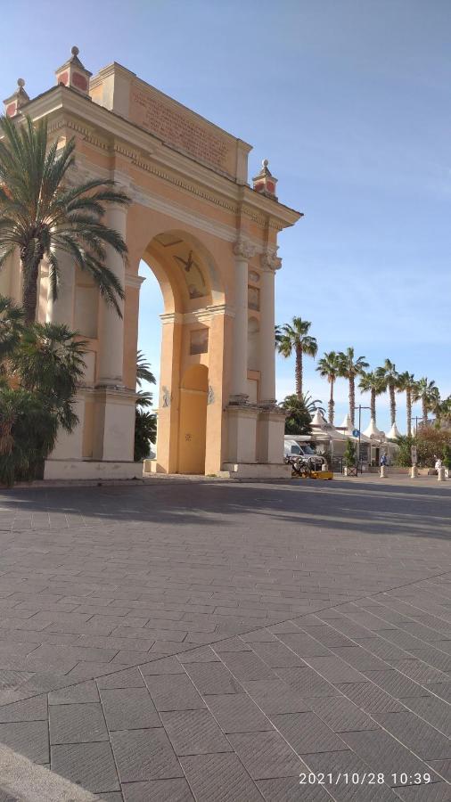 Casa Mariuccia A Due Passi Dal Mare Apartment Finale Ligure Exterior foto